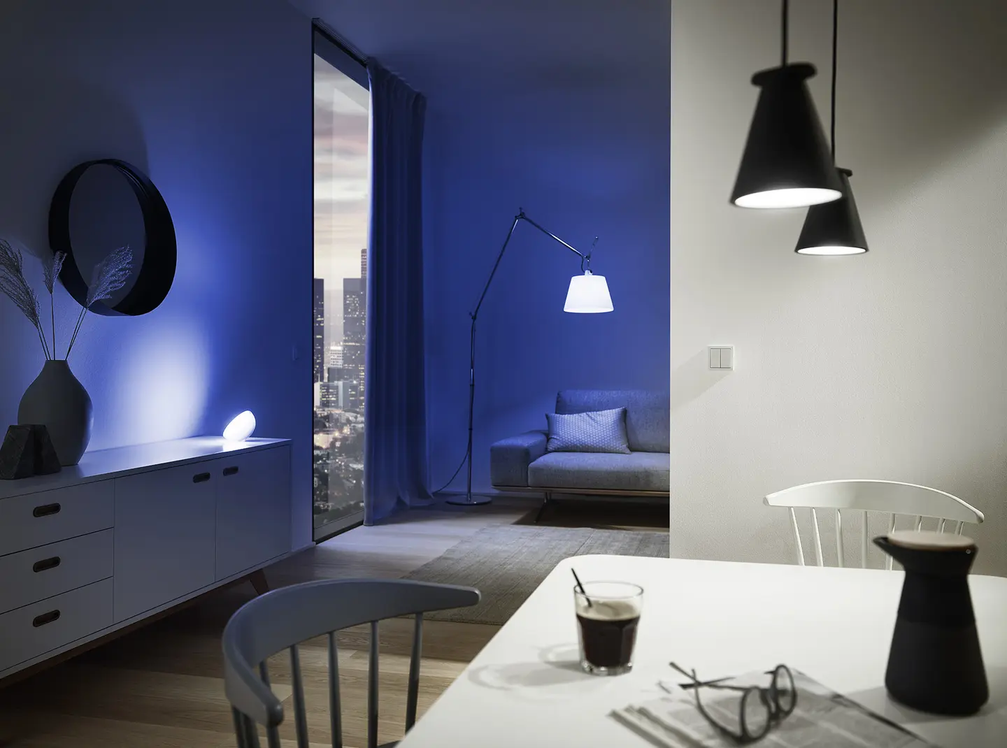 Woonkamer met slimme verlichting