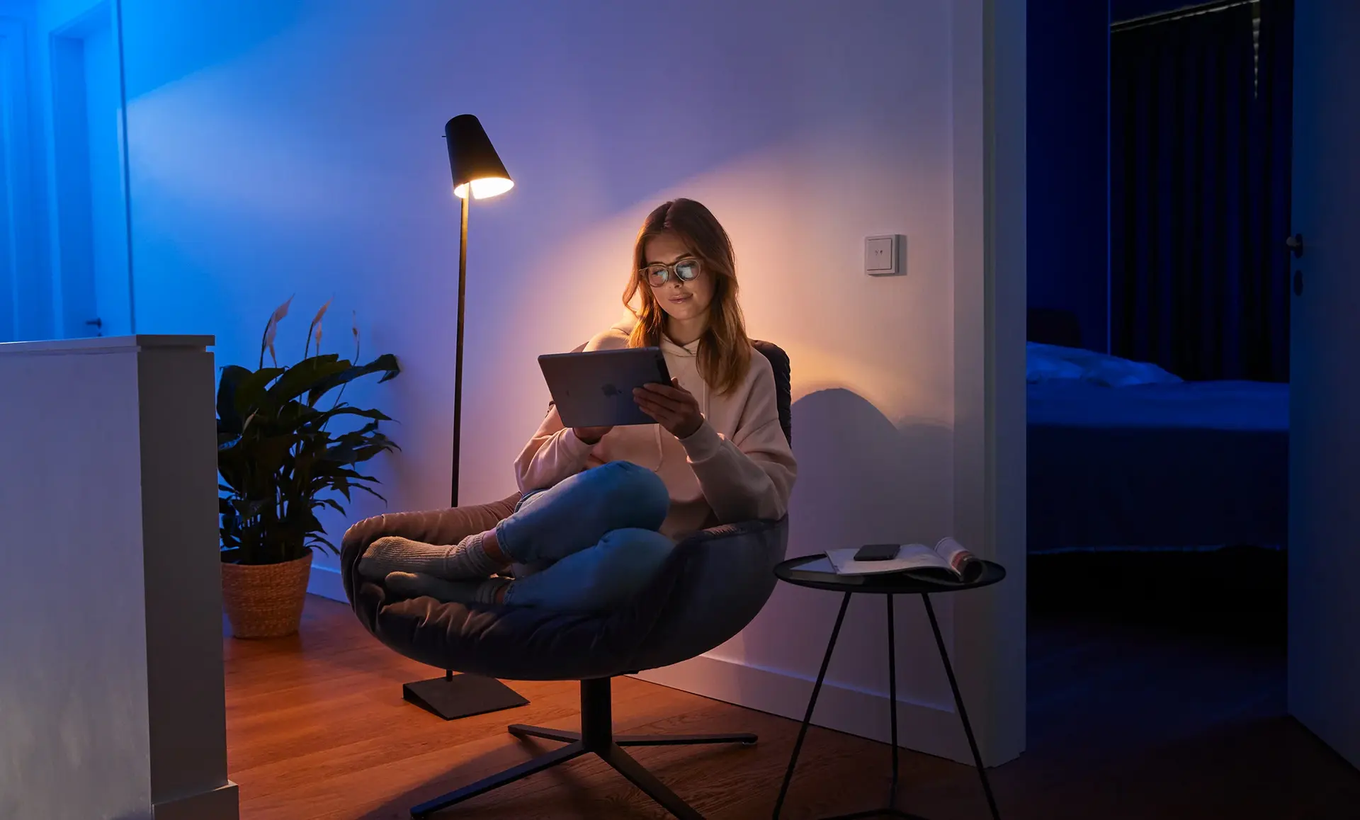 Slimme verlichting bij lezend persoon